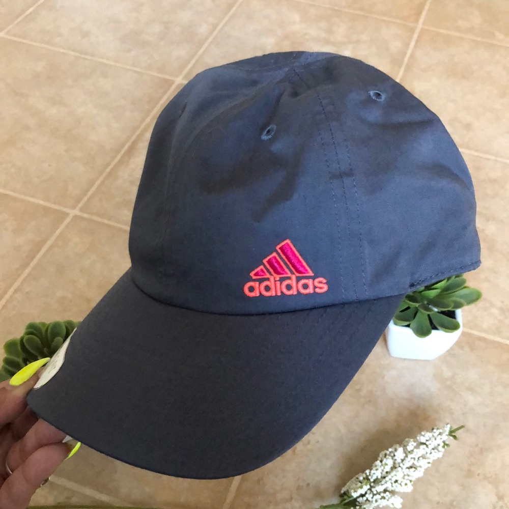 adidas hat 🧢 - Picture 2 of 6